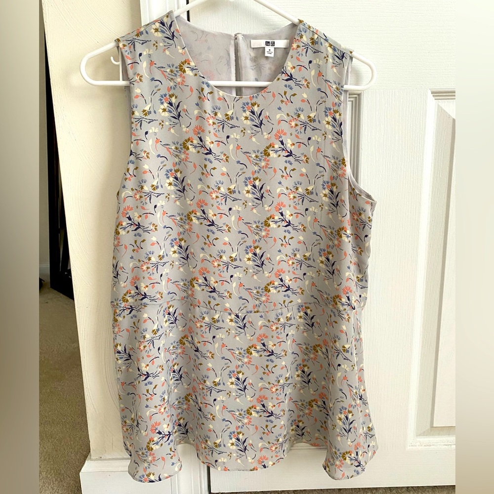 Sleeveless peplum Uniqlo top